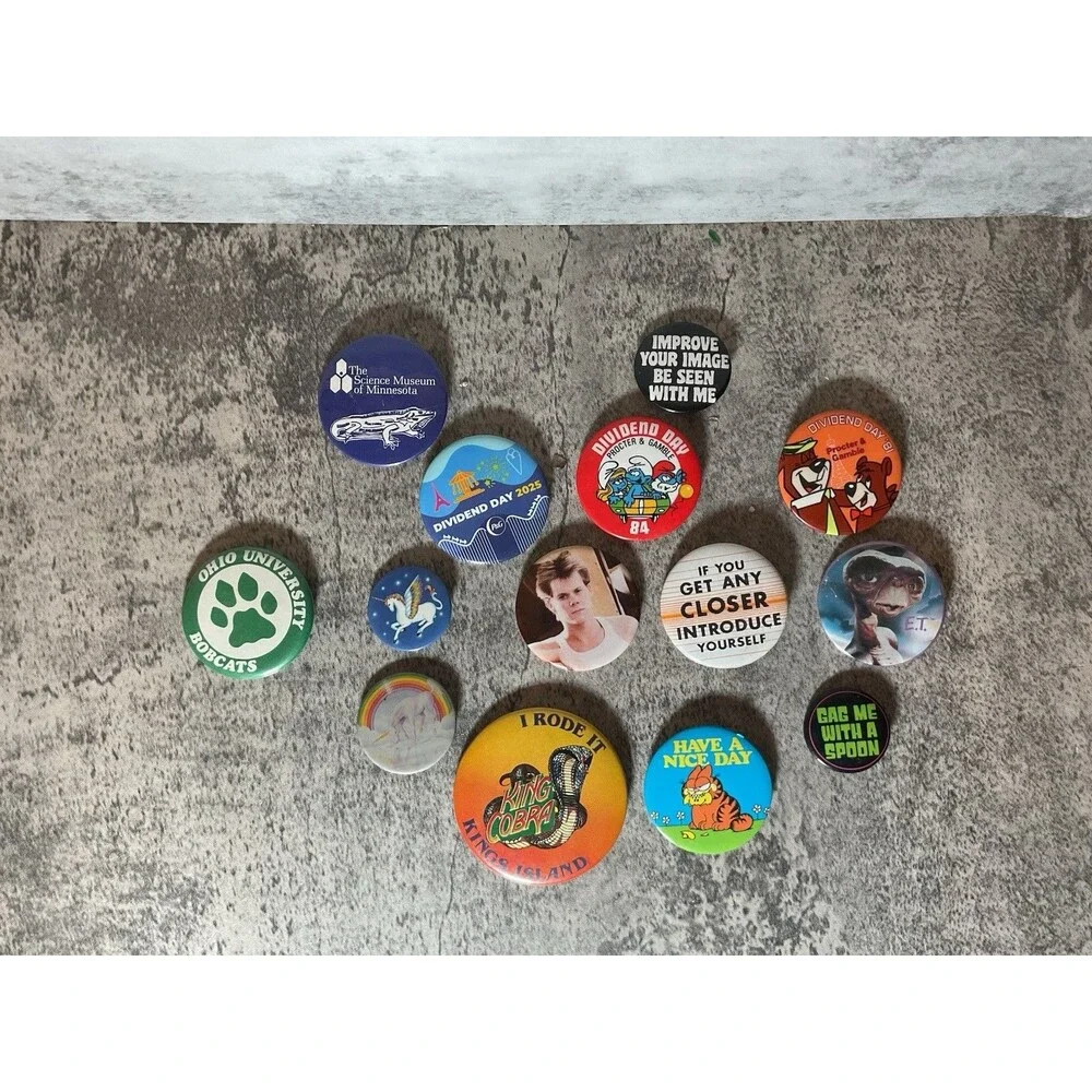 Procter & Gamble (P&G) Dividend Day Kings Island King Cobra Smurfs Pins Buttons